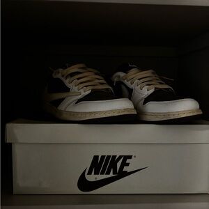 Reverse mocha Travis Scotts